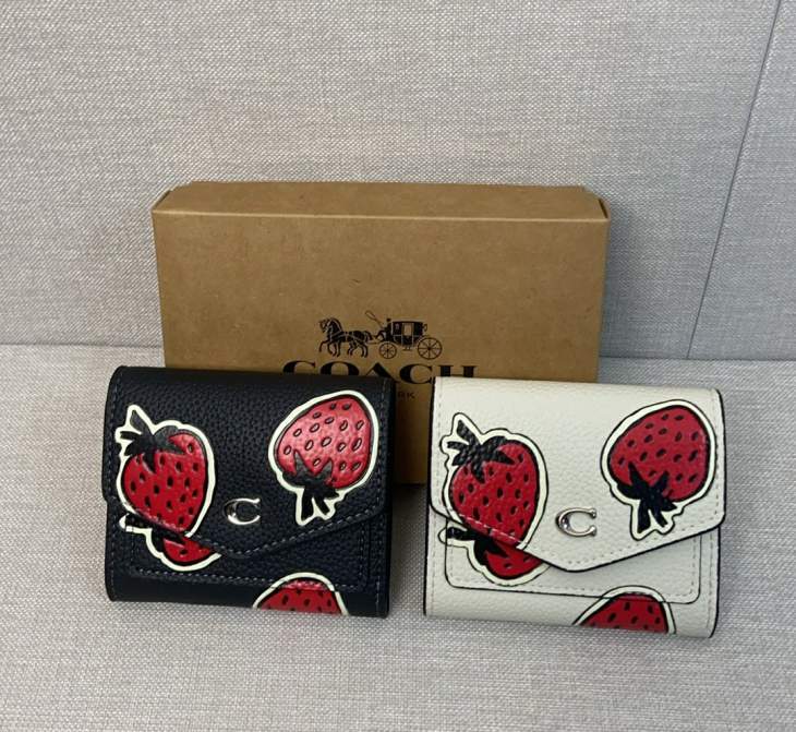 Picture of Coach Wallets _SKUfw176331564fw